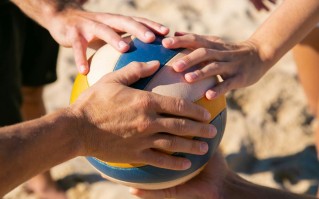 R&ouml;plabdakupa a Toldyban