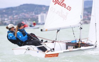 Az &eacute;v ifj&uacute;s&aacute;gi női vitorl&aacute;z&oacute;ja